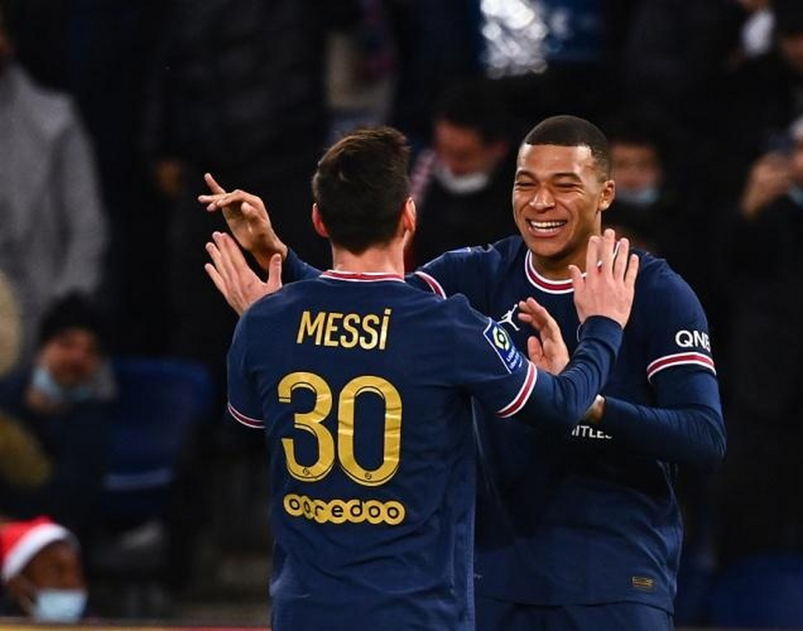 法甲赛程吃紧；巴黎圣日耳曼冲刺阶段内部沟通；质疑声仍在；球探报告显示潜力的简单介绍